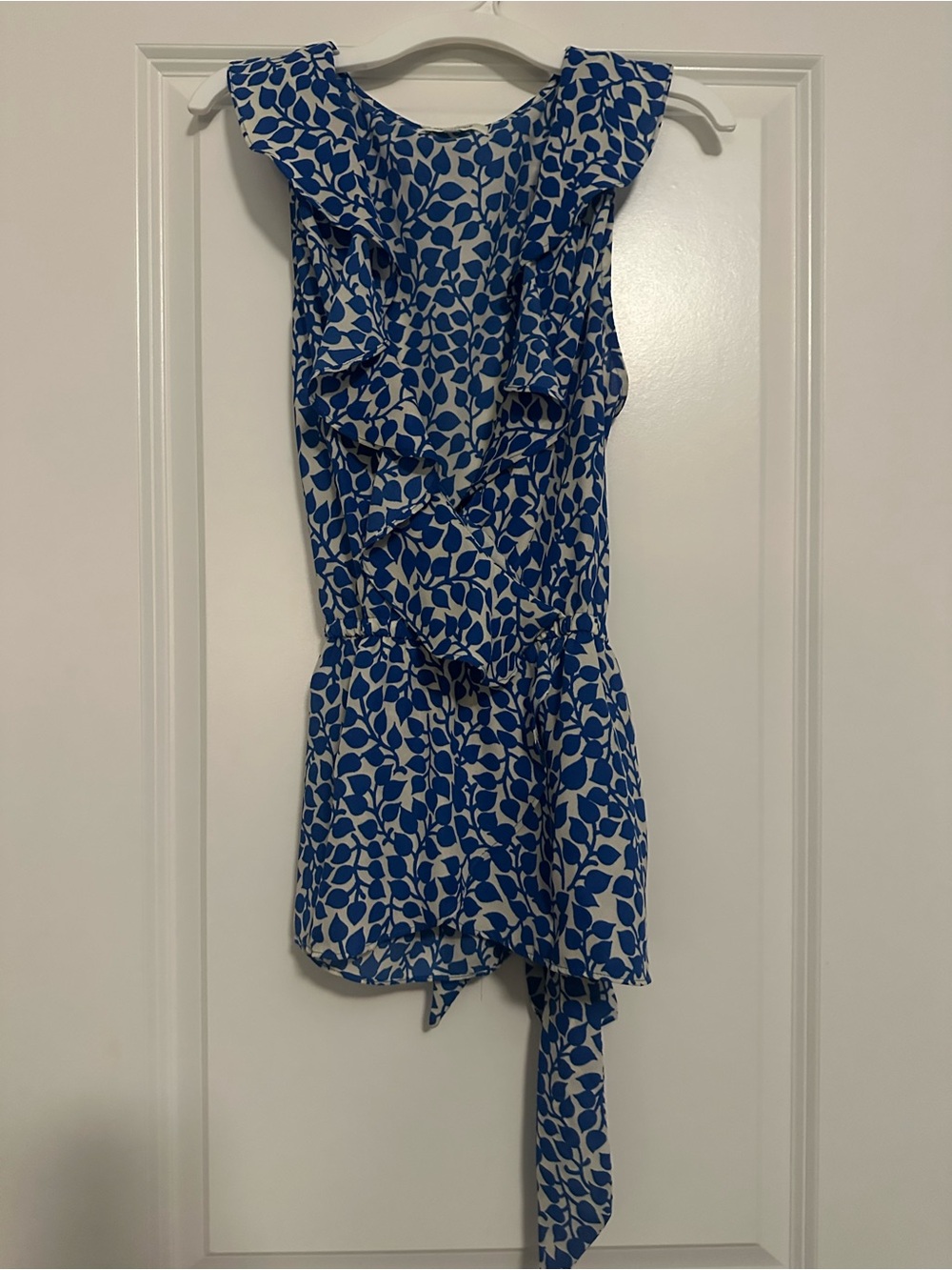 Max Studio Blue and White Ruffled Sleeveless Blouse